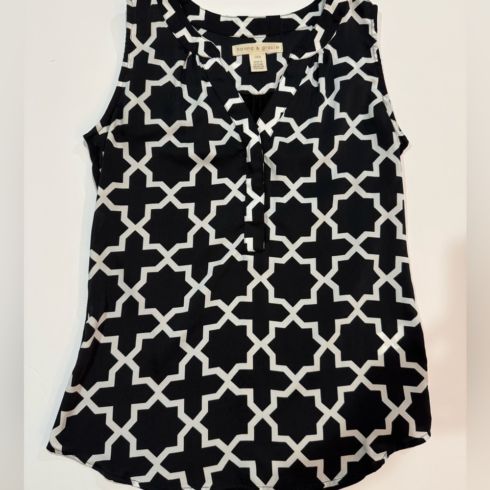 Black White Geometric Print Sleeveless Blouse Minimalist Size S Hanna & Gracie